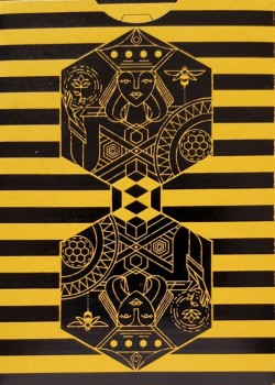 Queen Bee by Ellusionist – tuck box back